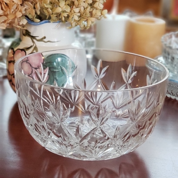 Diamond cut Crystal salad bowl - Picture 3 of 3